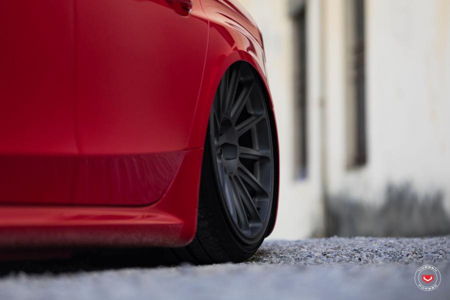 Детали экстерьера Audi RS4 Avant on Vossen Wheels (GNS-3) 2019 года  (фото 2 из 28)